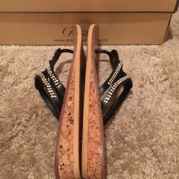 NIB GRAZIE PRINCESS SANDAL THONG BLING FLATS 6 - Picture 5 of 8